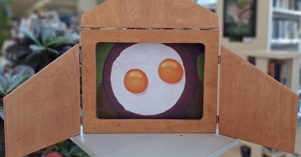 Hétfő este tükörtojás! Előtte még papírszínház!