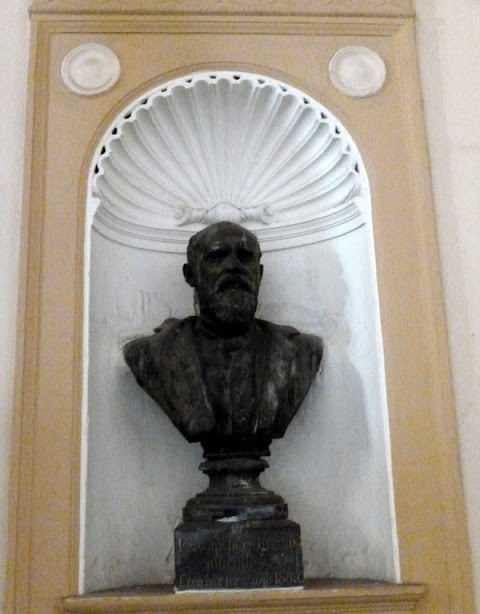 The bust of Gusztáv Petschacher 