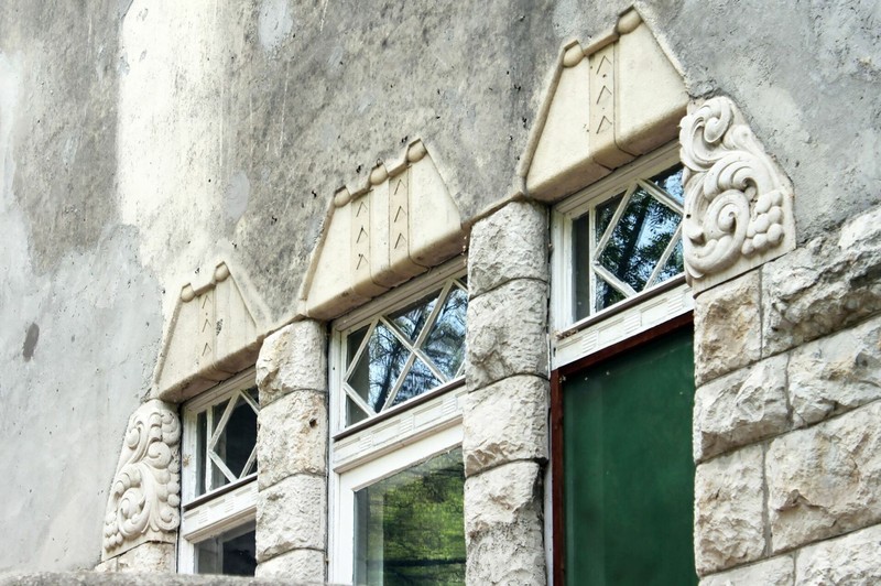 Before renovation - facade ornaments