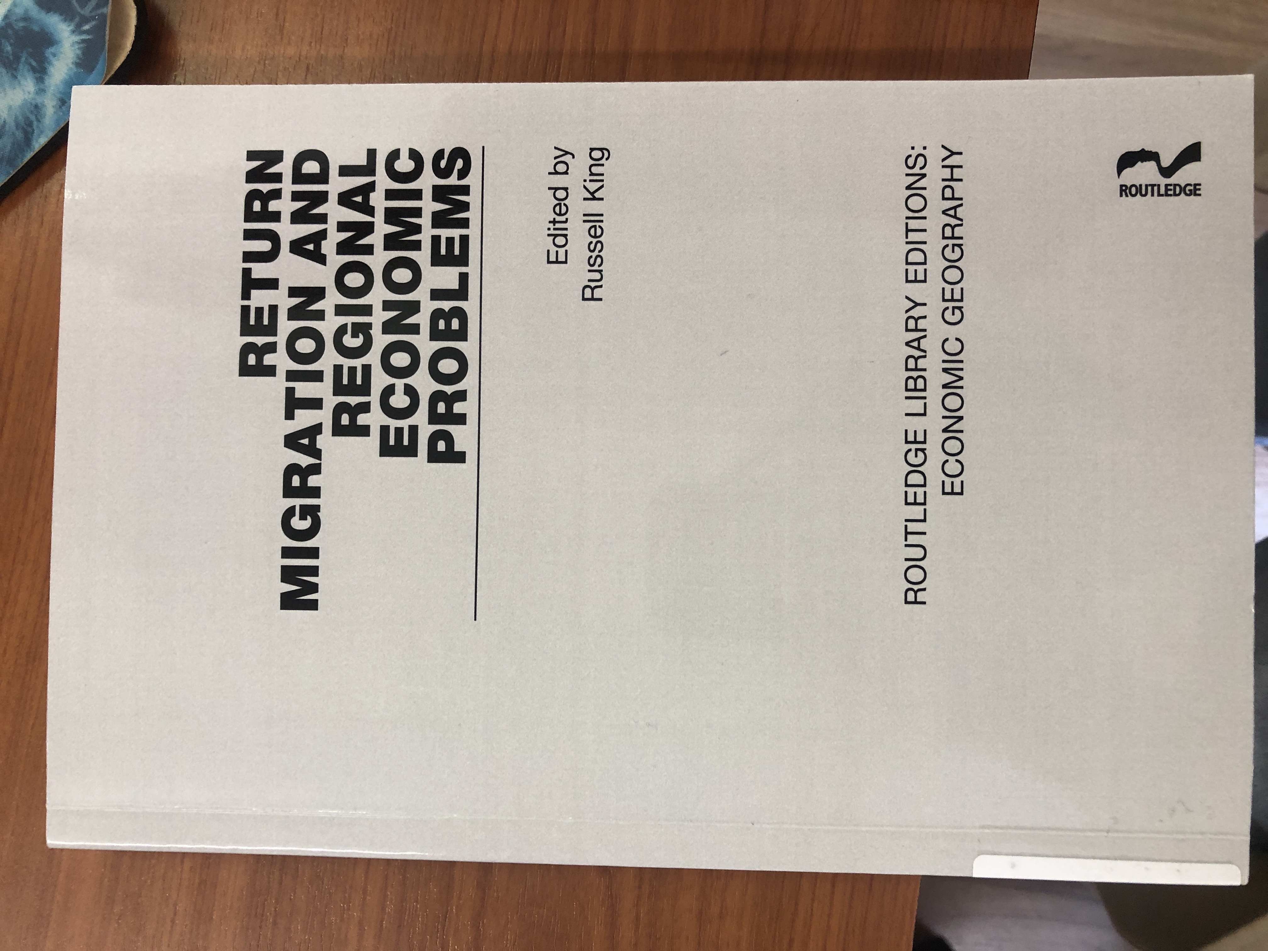 Russell King: Return Migration and Regional Economic Problems című könyvének borítója.