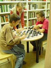 Sakk-kör a könyvtárban