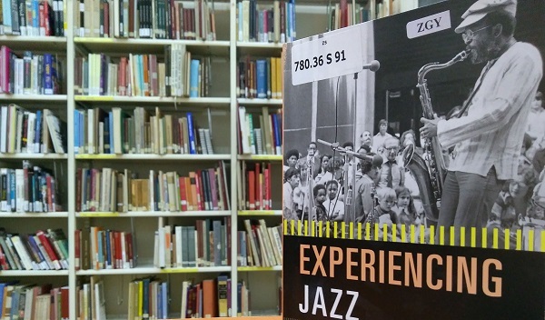 Michael Stephans Experiencing Jazz című könyv borítója