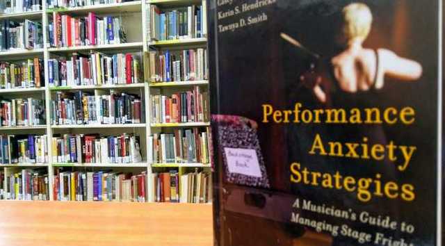 Casey McGrath Performance Anxiety Strategies című könyv borítója