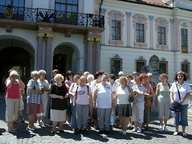 Gödöllői kirándulás fényképe a résztvevőkkel