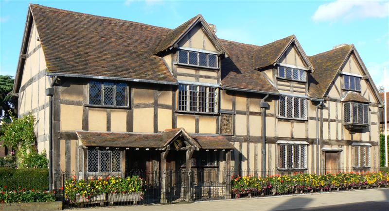 Stratford-upon-Avon mégis William Shakespeare szülővárosa A képen a leghíresebb drámaíró szülőháza látható.