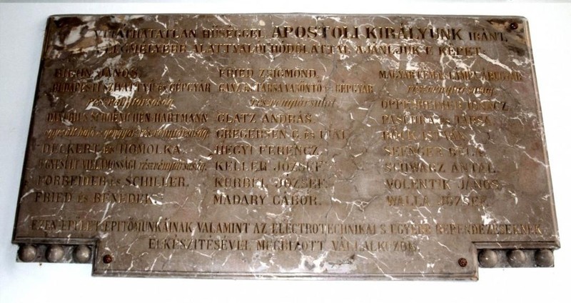 Memorial plaque about the establishing