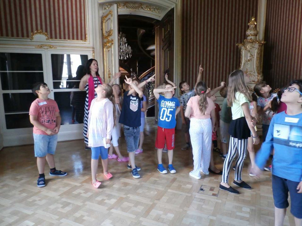 gyerekek a palotában