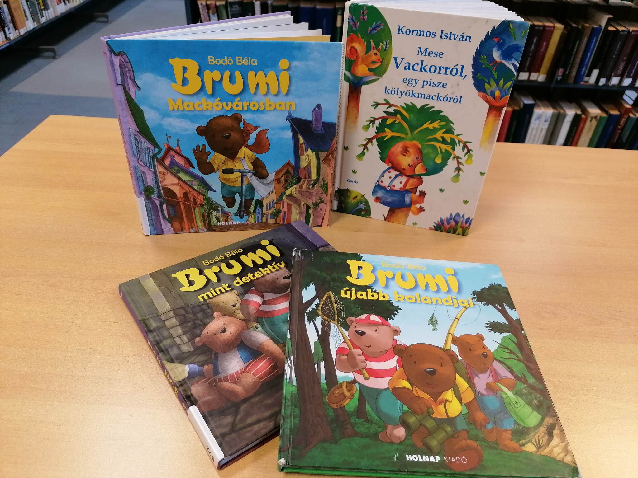 Brumi és Vackor könyvekről fotó