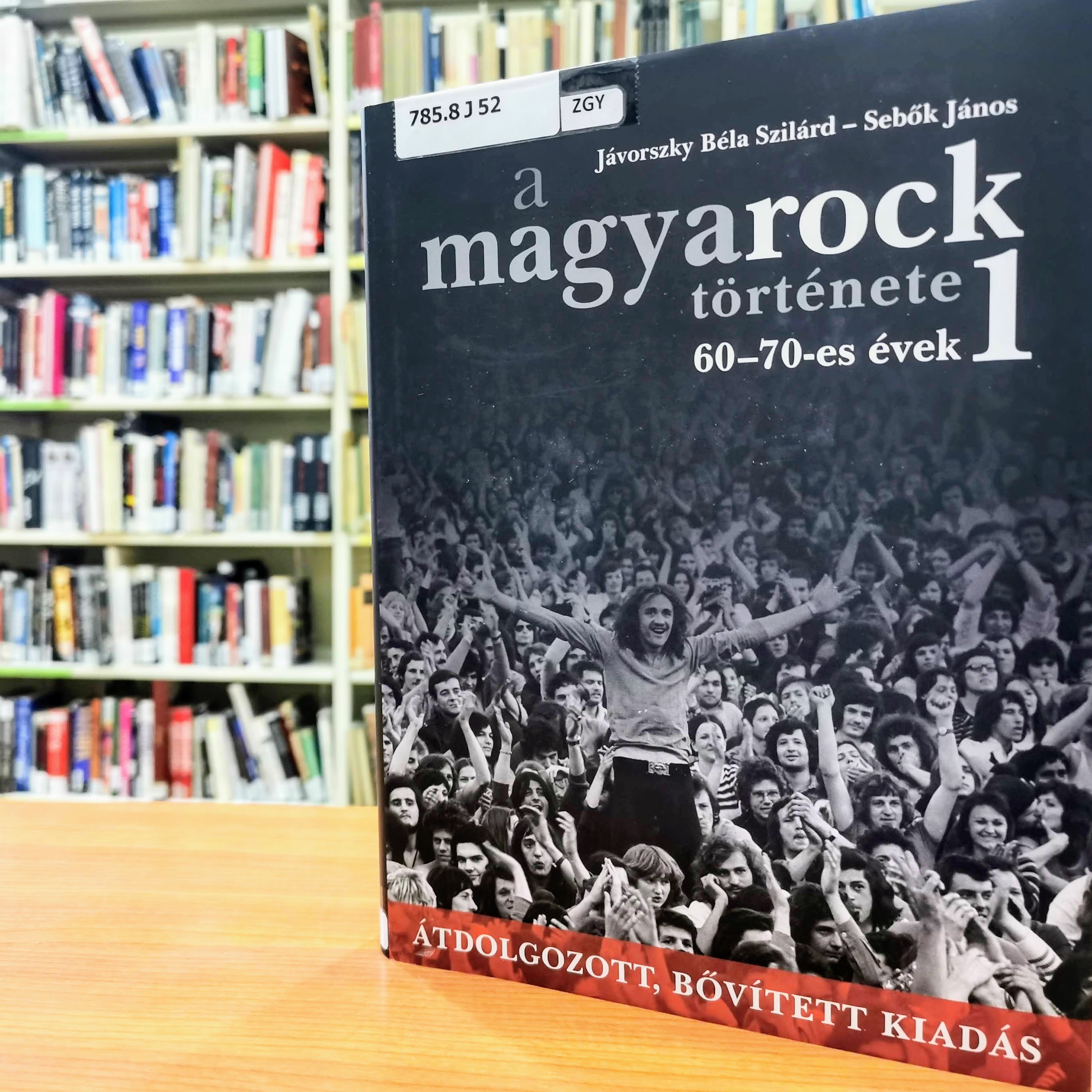 A magyarock története c. könyv borítója