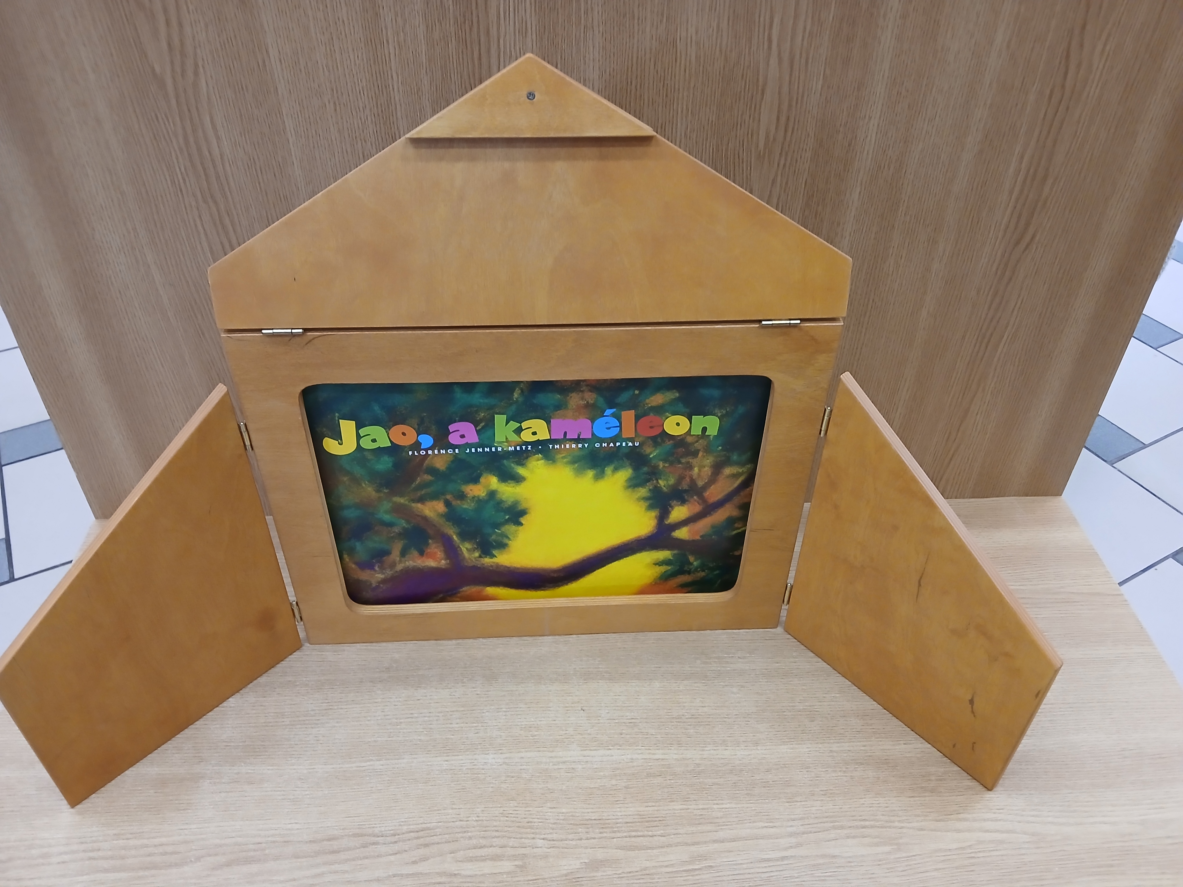 Kép a papírszínházról