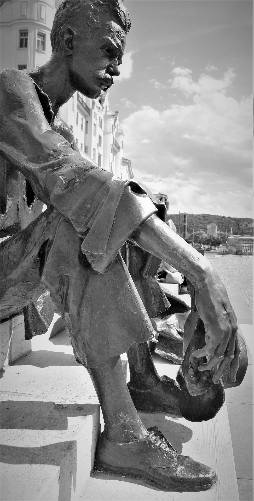 Szobor József Attiláról