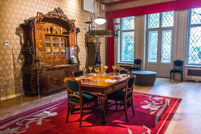 The art nouveau dining room