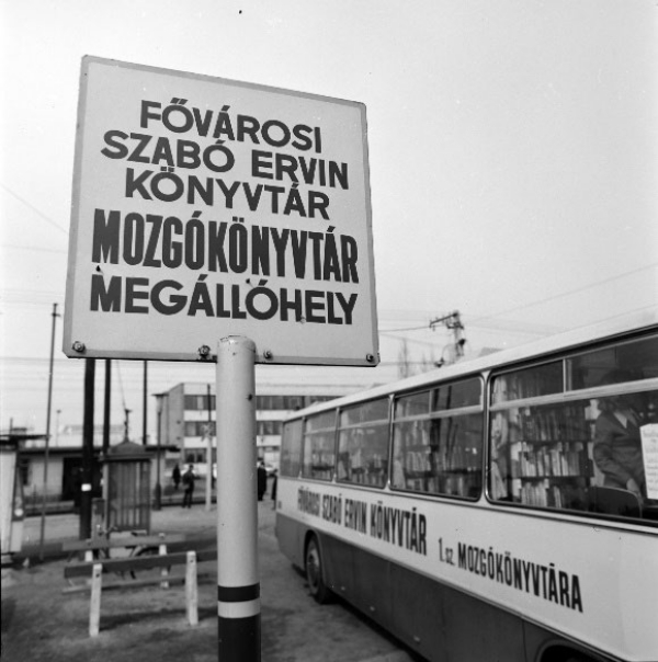 fszek könyvtárbusz megállója