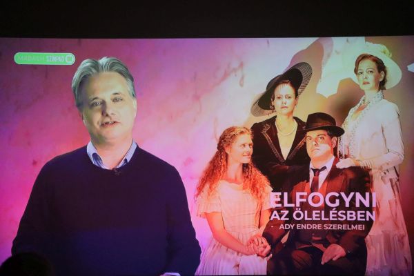 Elfogyni az ölelésben