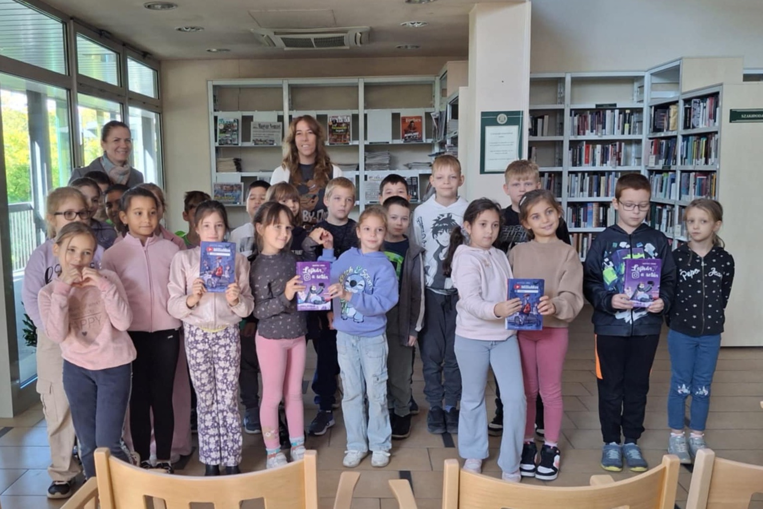 Író-olvasó találkozó Kertész Edinával - csoportkép