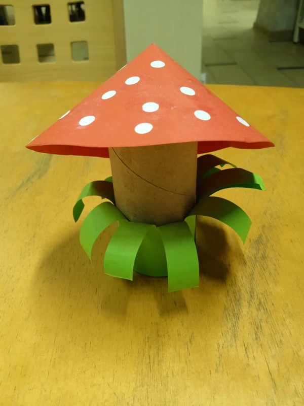 Gomba papírgurigából