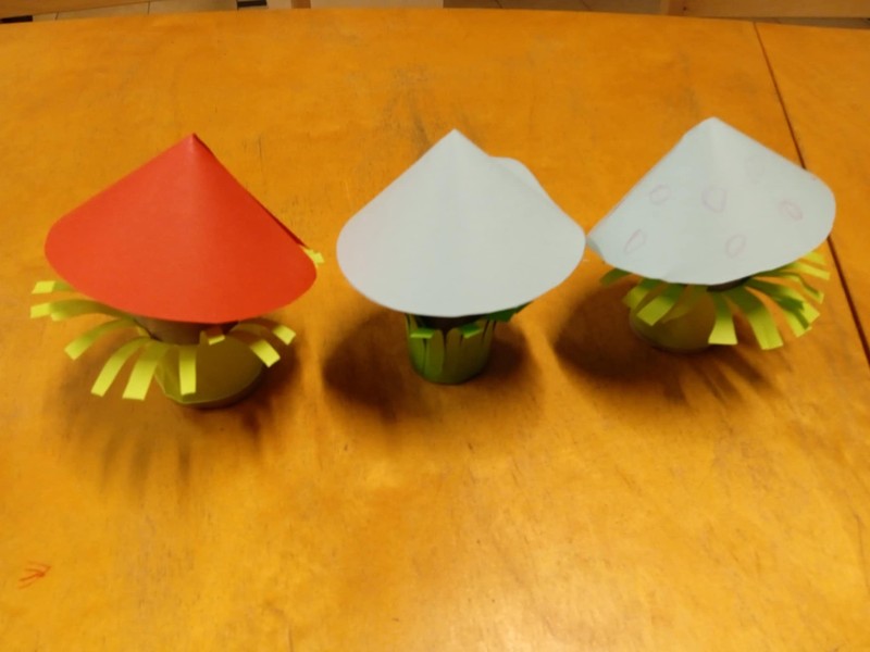 Gombák papírgurigákból