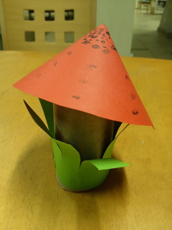 Gomba papírgurigából