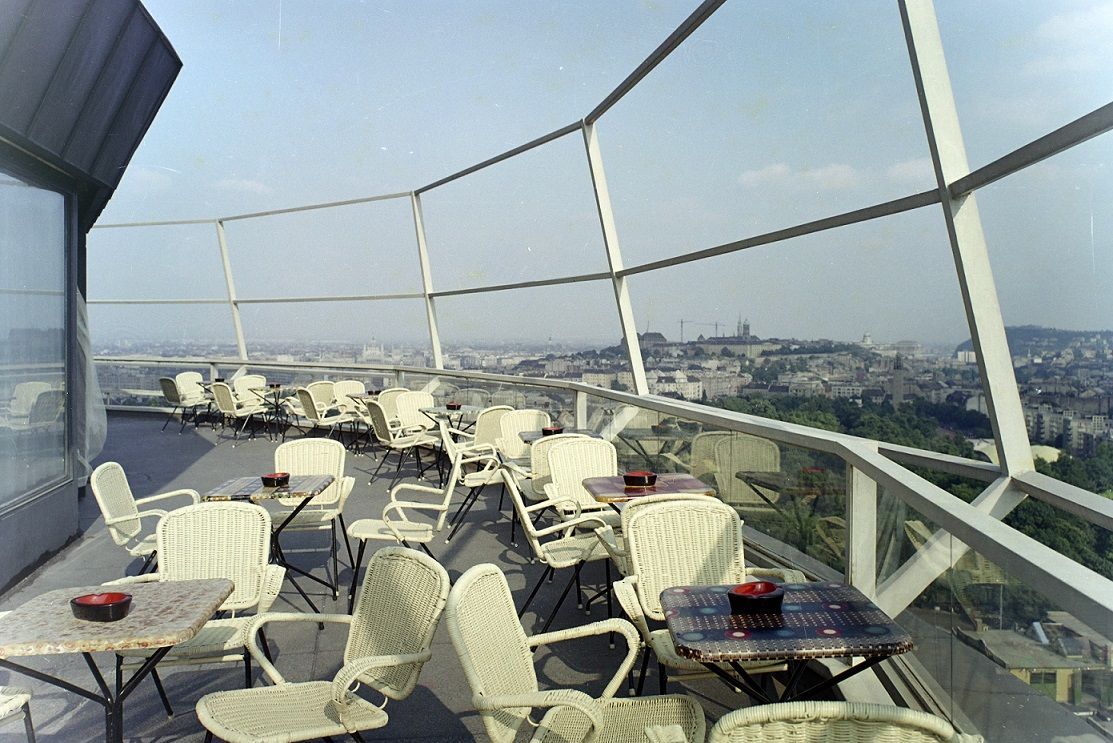 Kilátás a Körszálló teraszáról, 1975.
