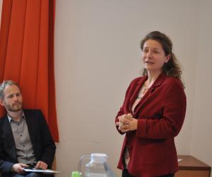 Fotón Füzér Katalin egy konferencián