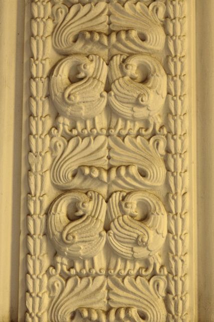 The folkish motif of the entrance hall