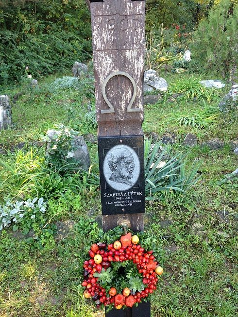 Szablyár Péter (1948-2013) az Emlékkert megálmodójának emléktáblája