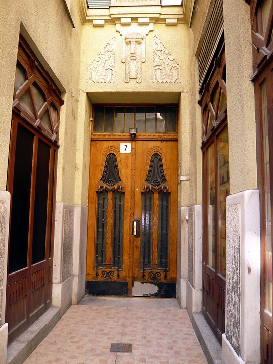 7 Lázár street, entrance