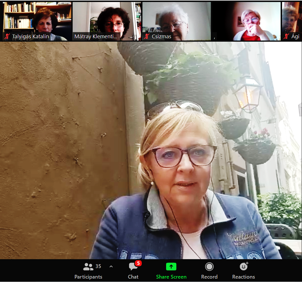 képernyőfotó az online találkozóról Péterfy-Novák Évával és a közönséggel