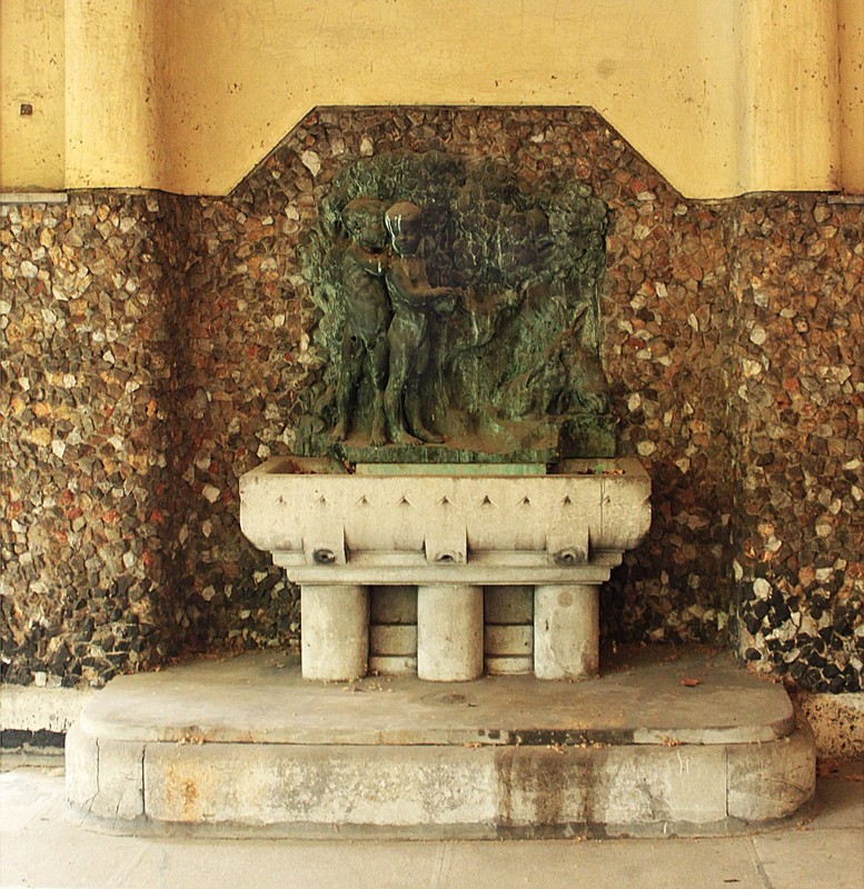 Before renovation - fountain on the terrace