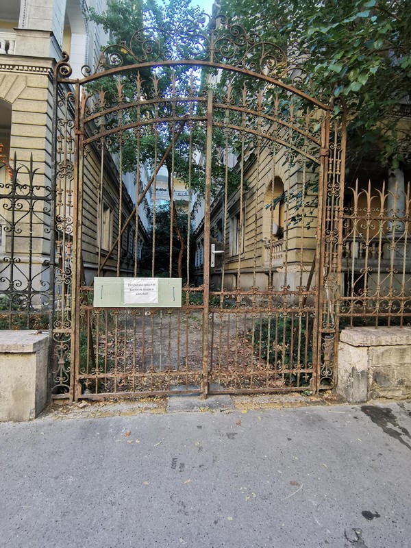 The iron gate to the yard