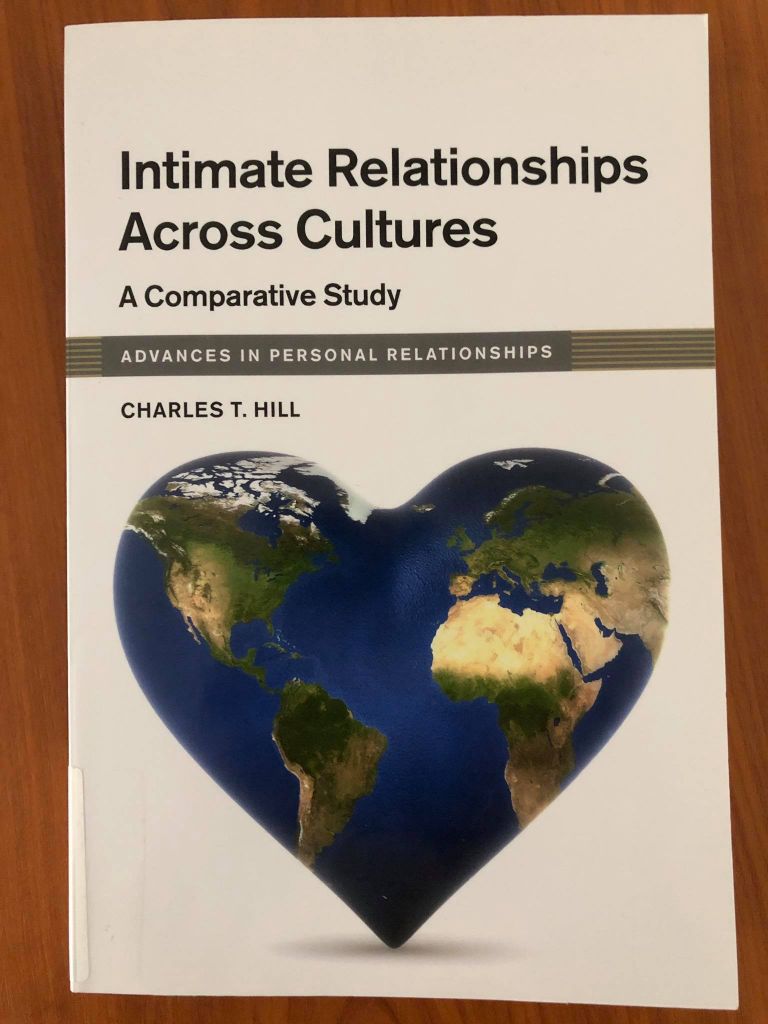 Charles T. Hill Intimate Relationships Across Cultures című könyv borítója