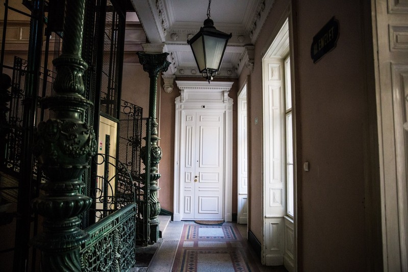 Corridor in the staircase