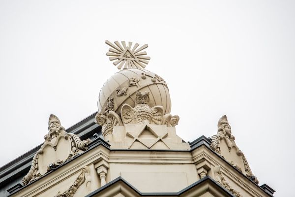 The Freemasons ornament on the facade of the building